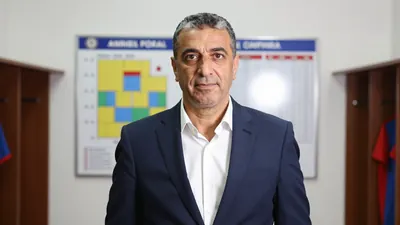 الركراكي مرشح لتدريب العراق بعد رحيل أرنولد