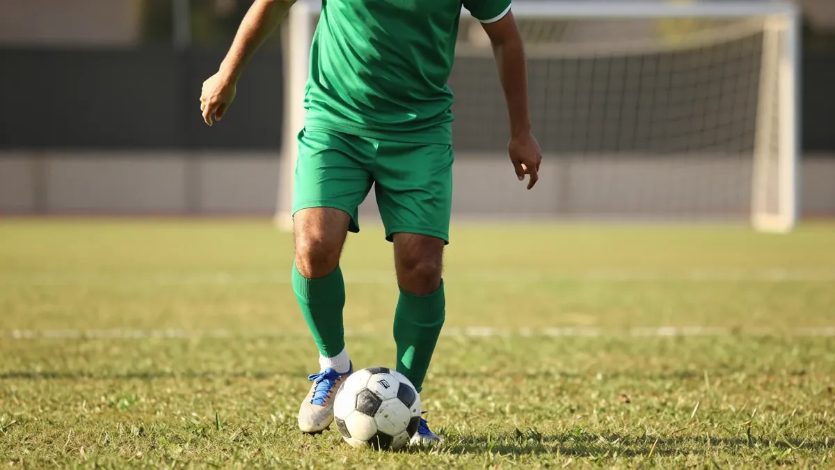 استقبل سفير العراق في القاهرة الدكتور قحطان طه خلف بعثة المنتخب الوطني لكرة القدم للمكفوفين قبل مشاركتها في بطولة ودية...